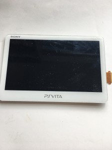 PSVita（PCH-2000）の液晶交換（画面割れ・黄ばみ）修理