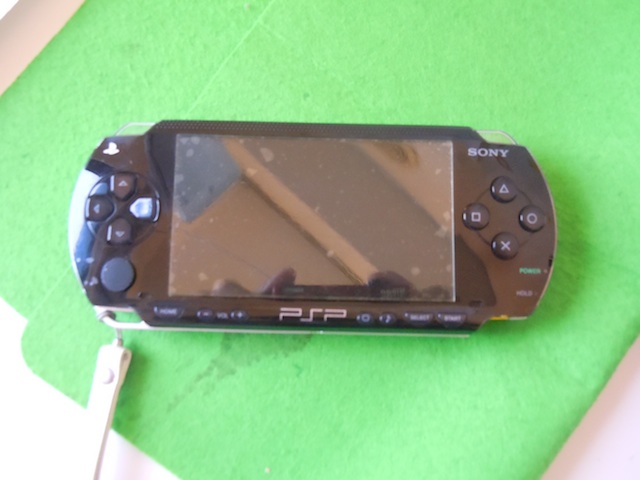 PSP3000・任天堂3DS・ipod touch6修理　大阪 梅田のお客様