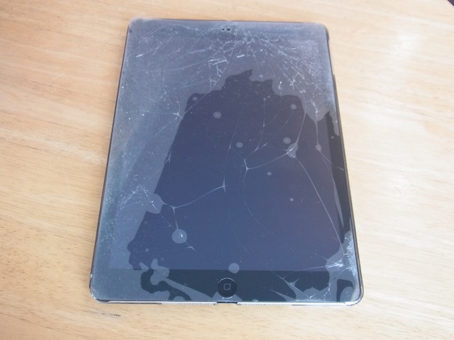 千里丘のお客様　iPad air画面割れ修理受付